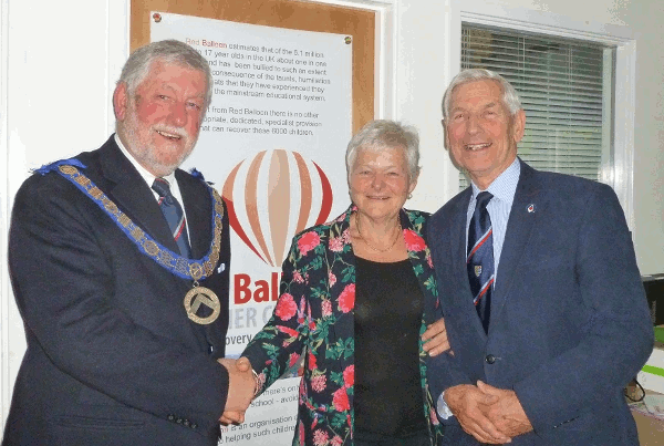 Cambridgeshire Freemasons donate £20,000 to Red Balloon